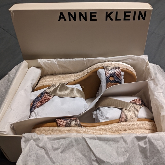 ✨Host Pick - Anne Klein Cara Espadrille Wedge Sandal - NEVER WORN Size 8 - Picture 5 of 11